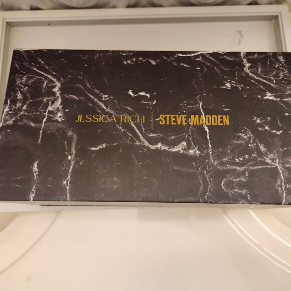 Jessica Rich with Steve Madden "Anya" White Block heeled Sandals. NIB. 9 - Picture 12 of 12